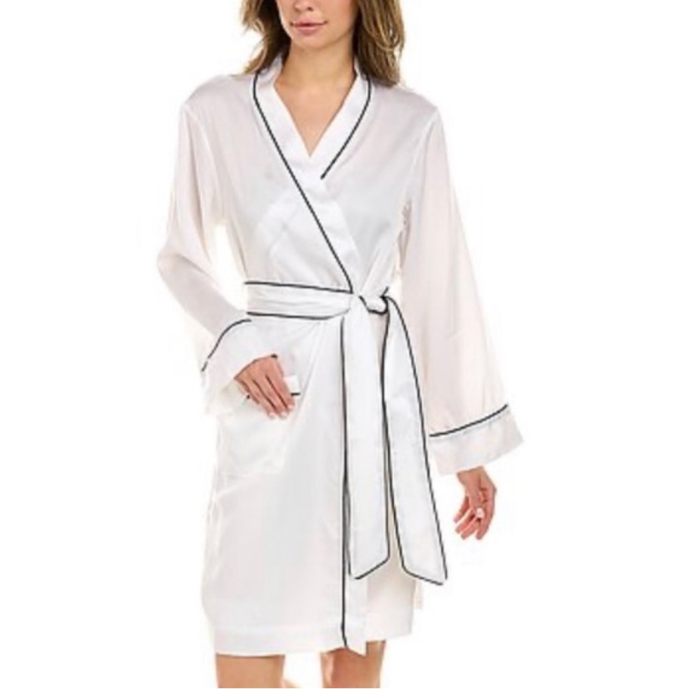 NWT!  Ettitude Sateen‎ Robe in Cloud (white with black piping) Size Large